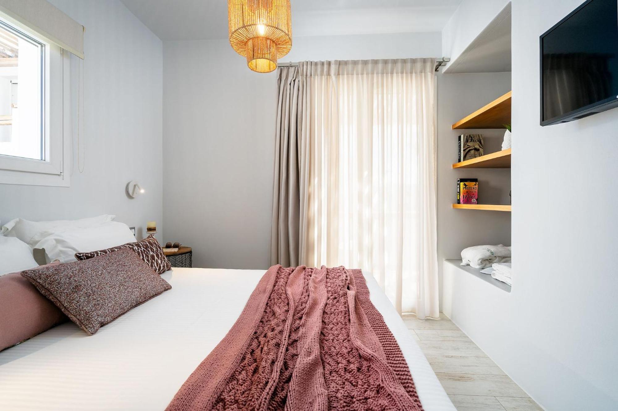 Sunday Luxury Suites Agia Anna  外观 照片