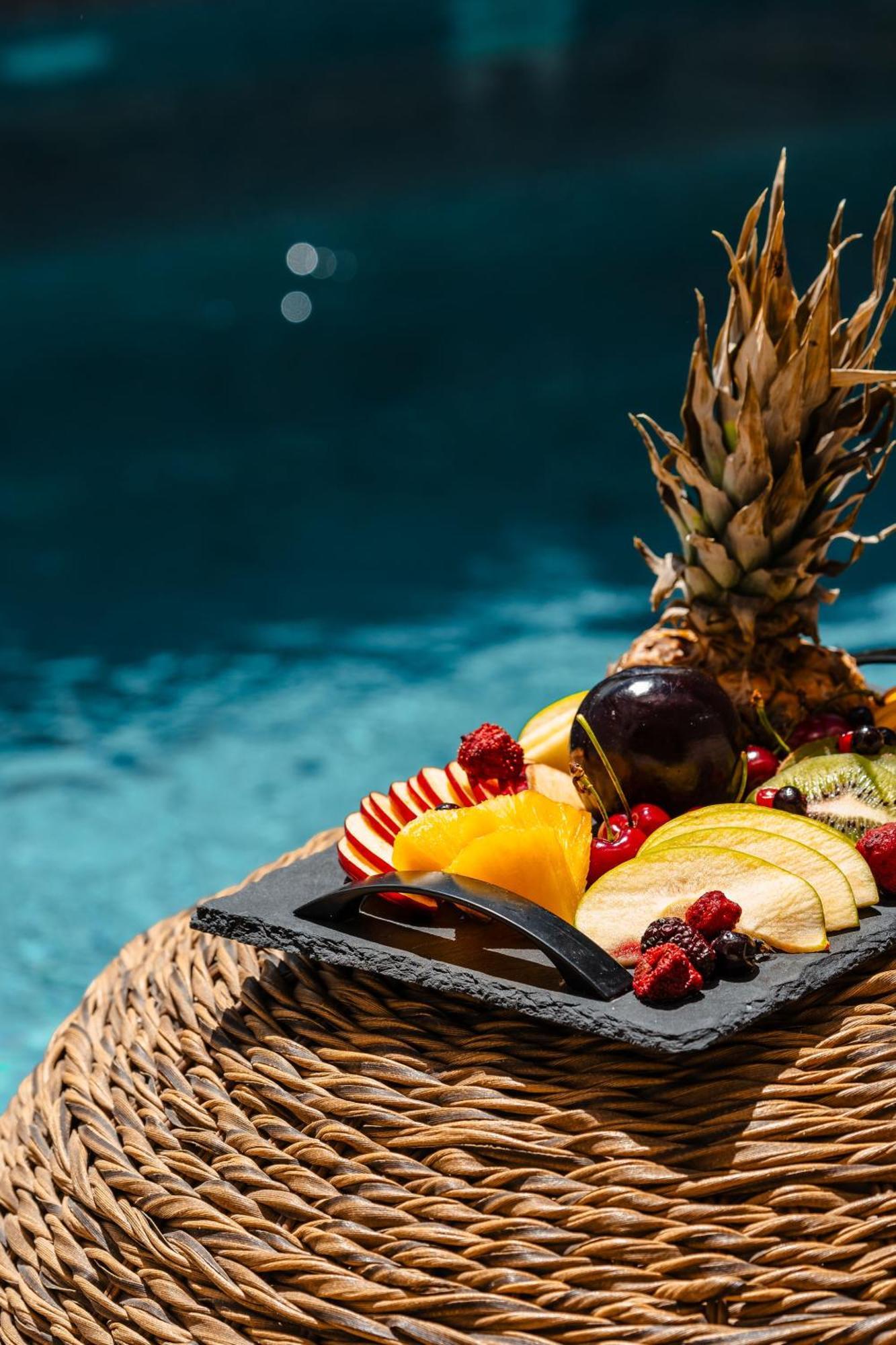 Sunday Luxury Suites Agia Anna  外观 照片