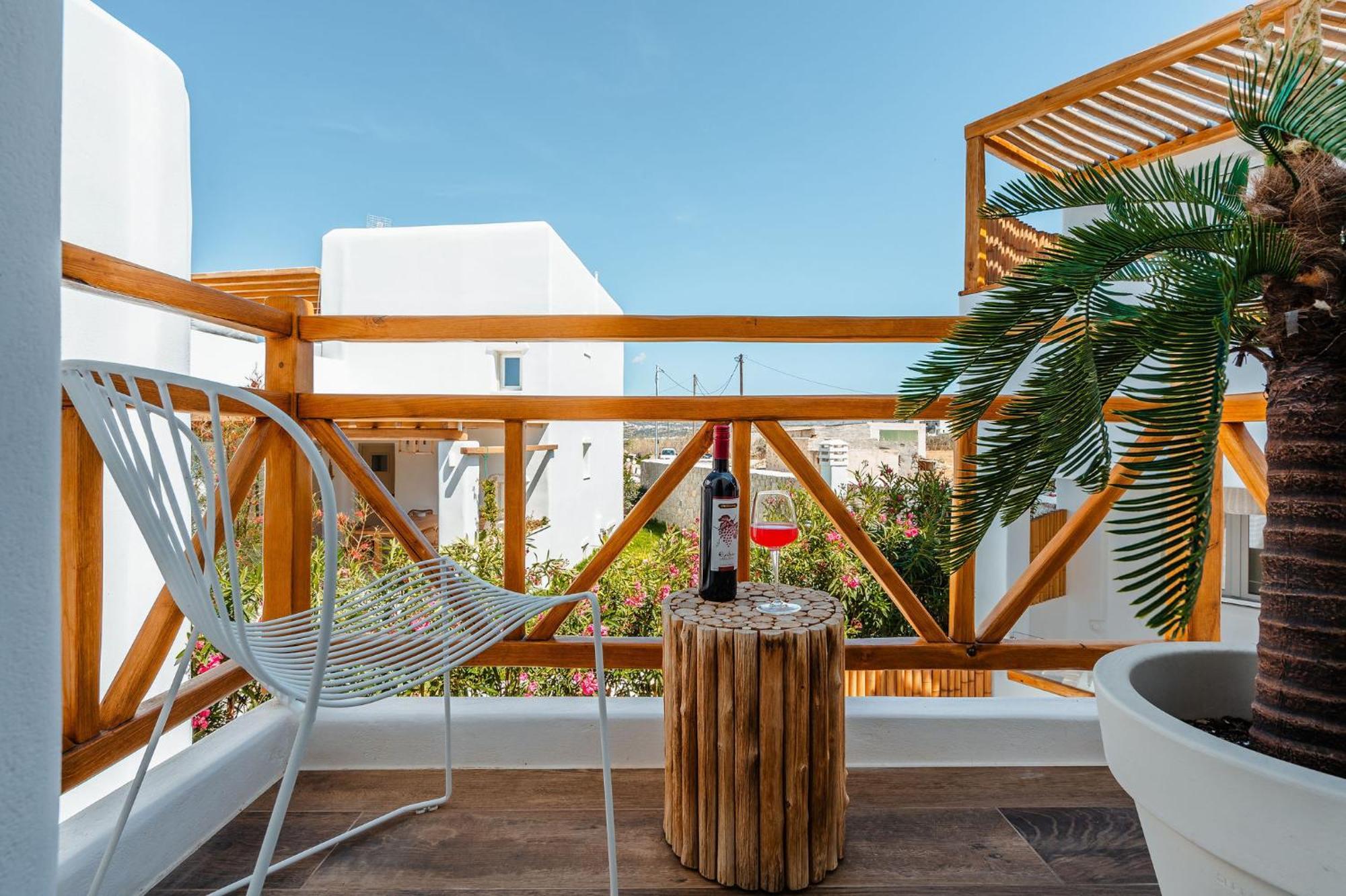 Sunday Luxury Suites Agia Anna  外观 照片