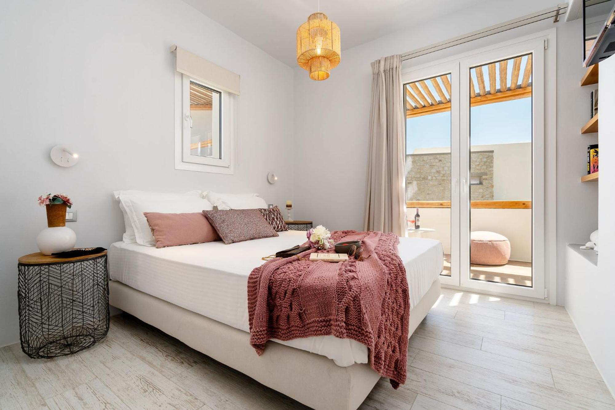 Sunday Luxury Suites Agia Anna  外观 照片
