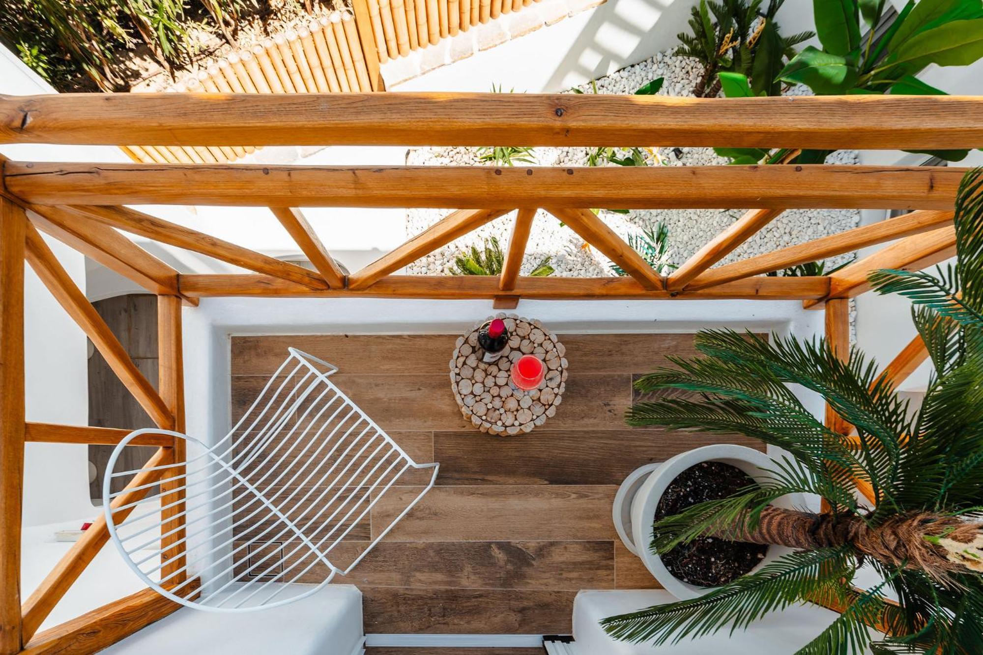 Sunday Luxury Suites Agia Anna  外观 照片