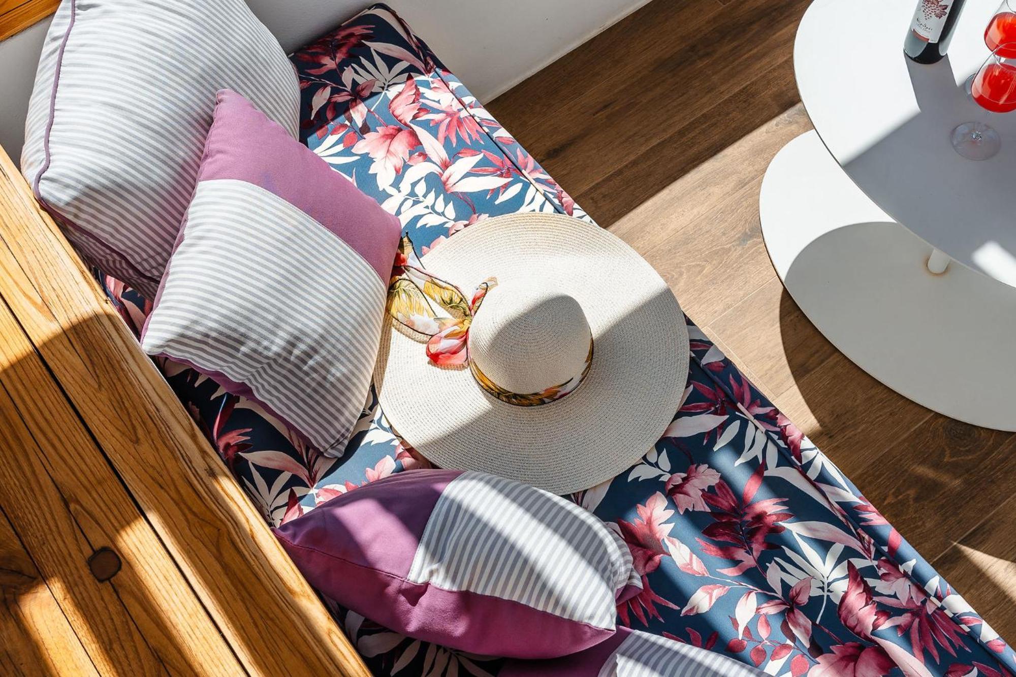 Sunday Luxury Suites Agia Anna  外观 照片
