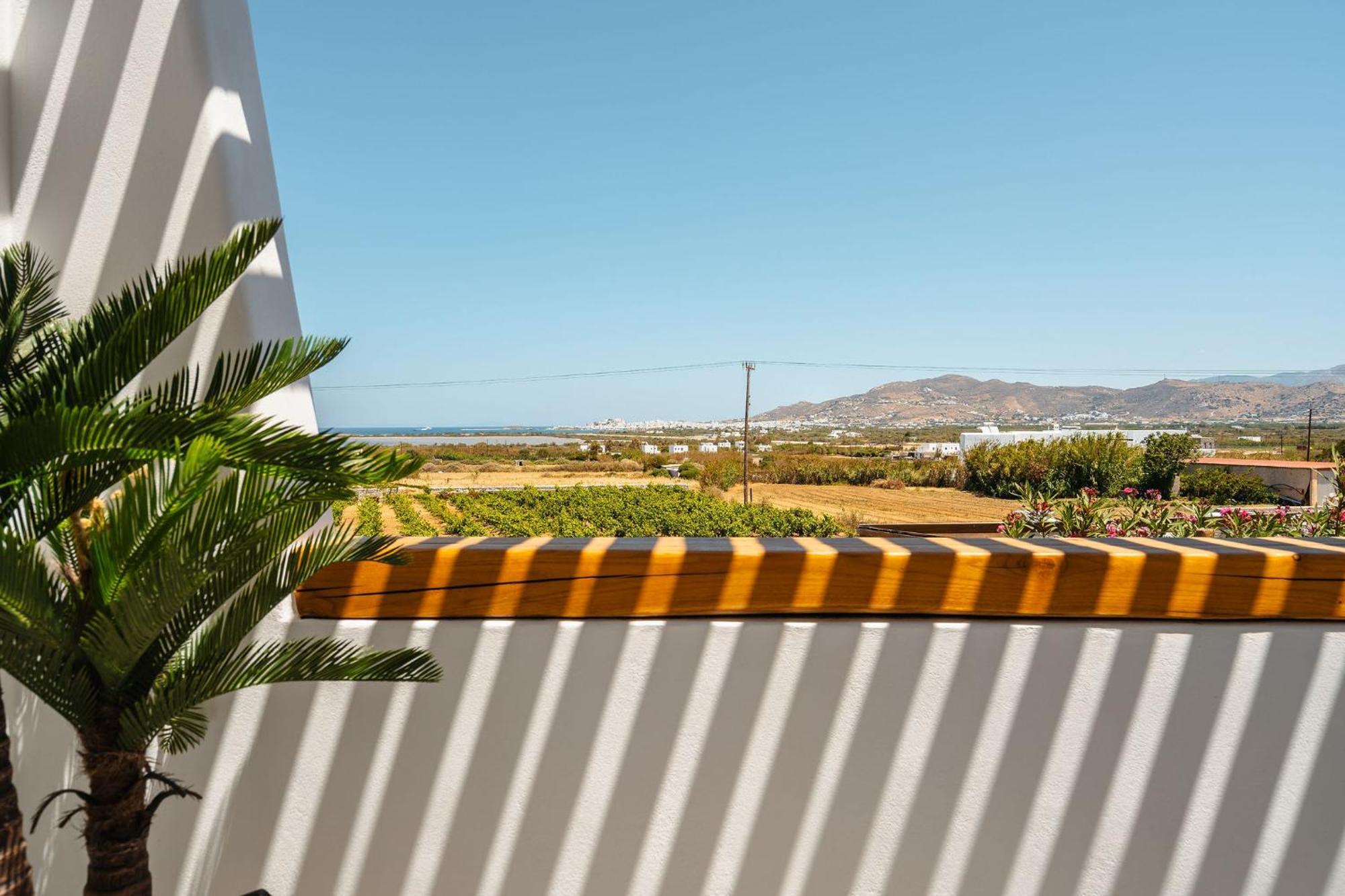Sunday Luxury Suites Agia Anna  外观 照片