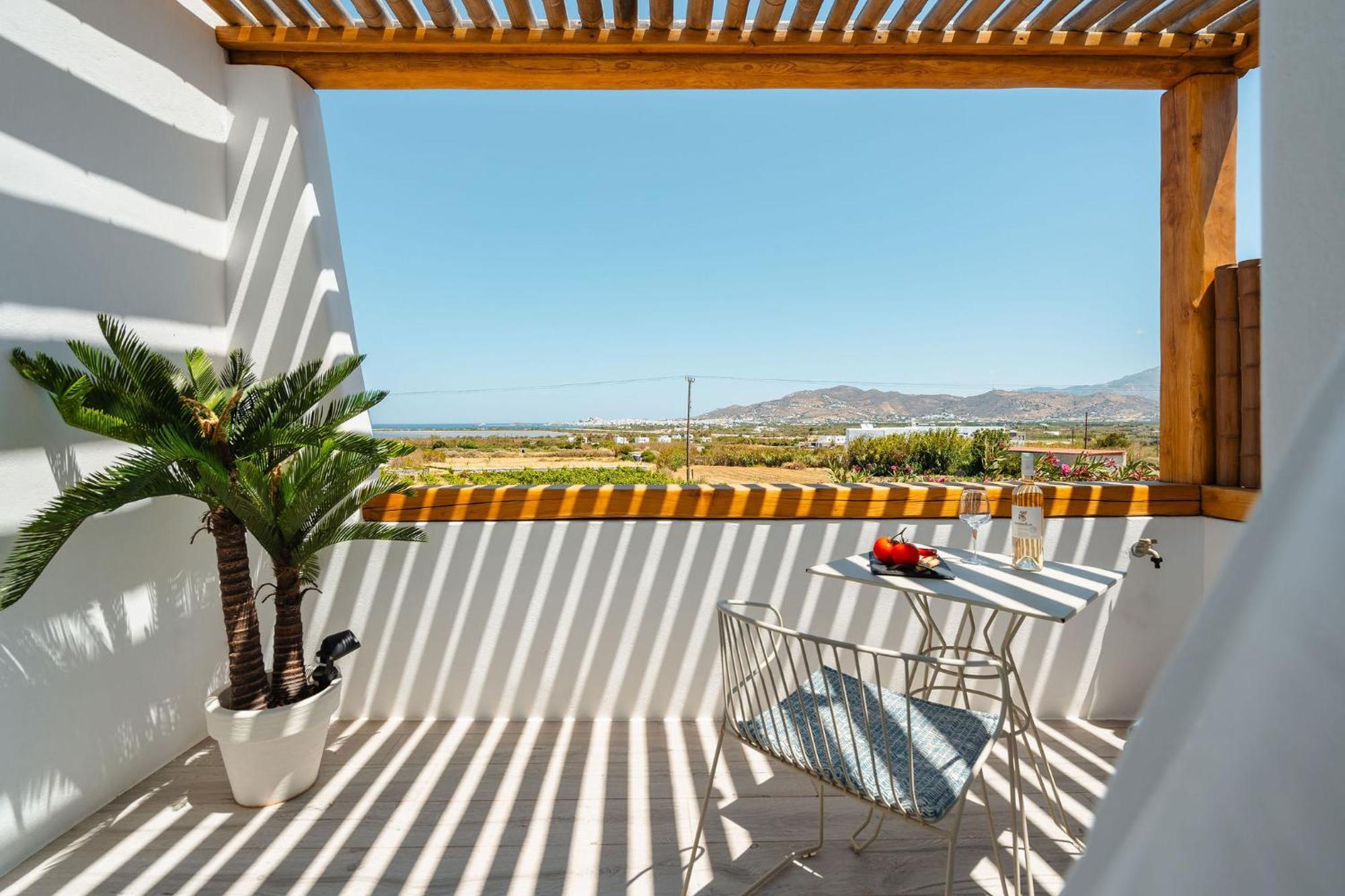 Sunday Luxury Suites Agia Anna  外观 照片