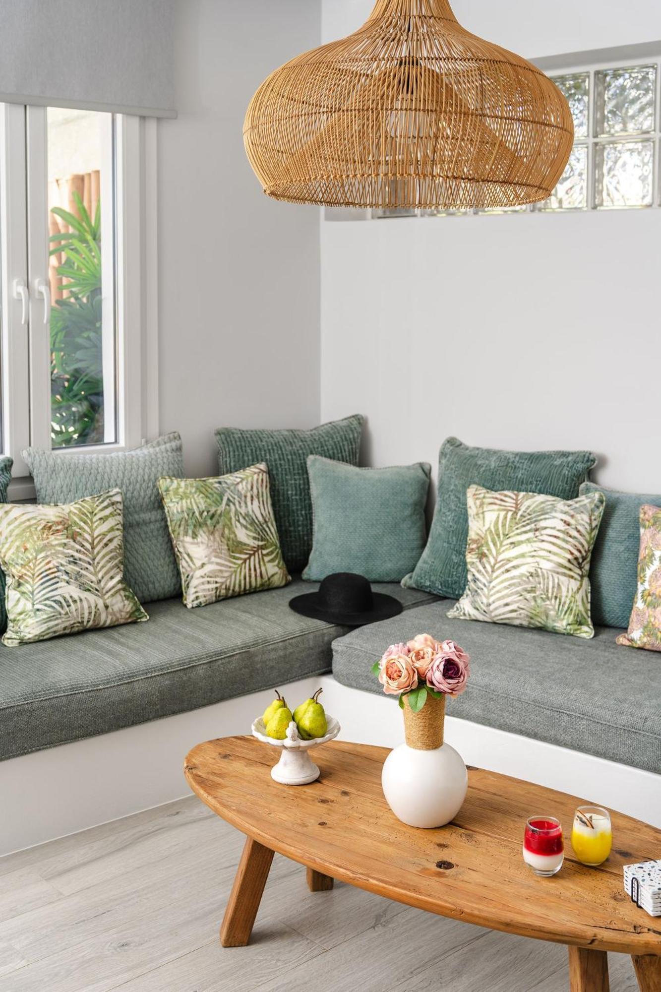 Sunday Luxury Suites Agia Anna  外观 照片